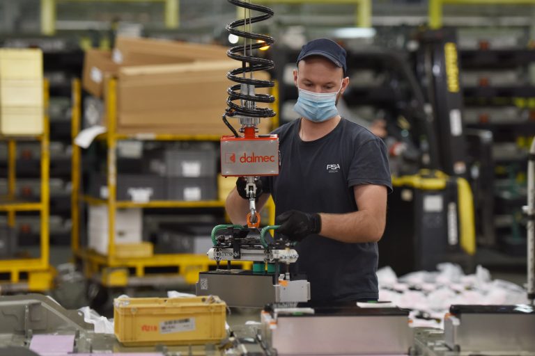 Slovenská ekonomika vlani rástla najpomalšie za tri roky