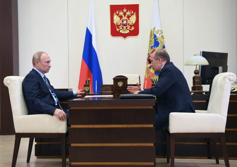 Vladimir Putin a Alexander Bortnikov. Foto: TASR/AP