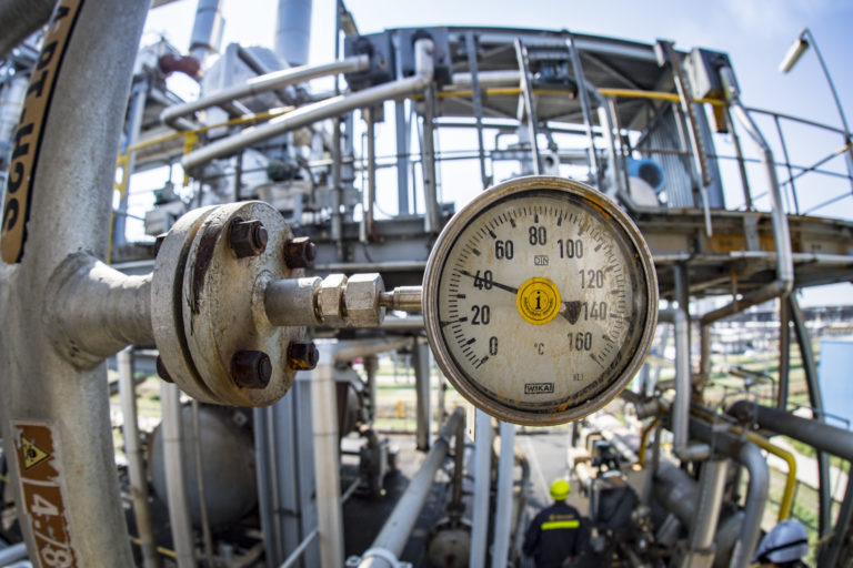 Česko ponúka Slovensku pomoc s dodávkami ropy a plynu