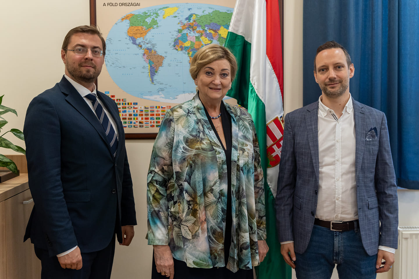 Michal Považan, Anna Záborská a maďarský štátny sekretár Tristan Azbej.