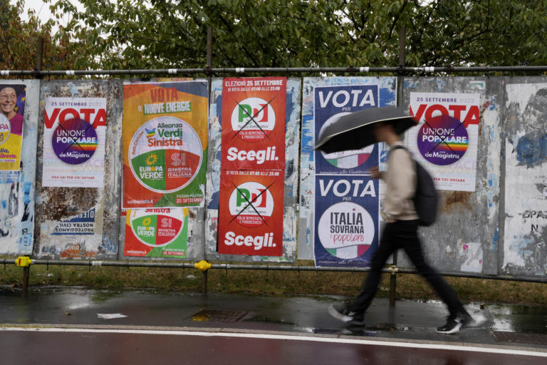 Samospráva bojuje s vizuálnym smogom, odstraňuje bilbordy. Ilustračné foto. Foto: TASR/AP