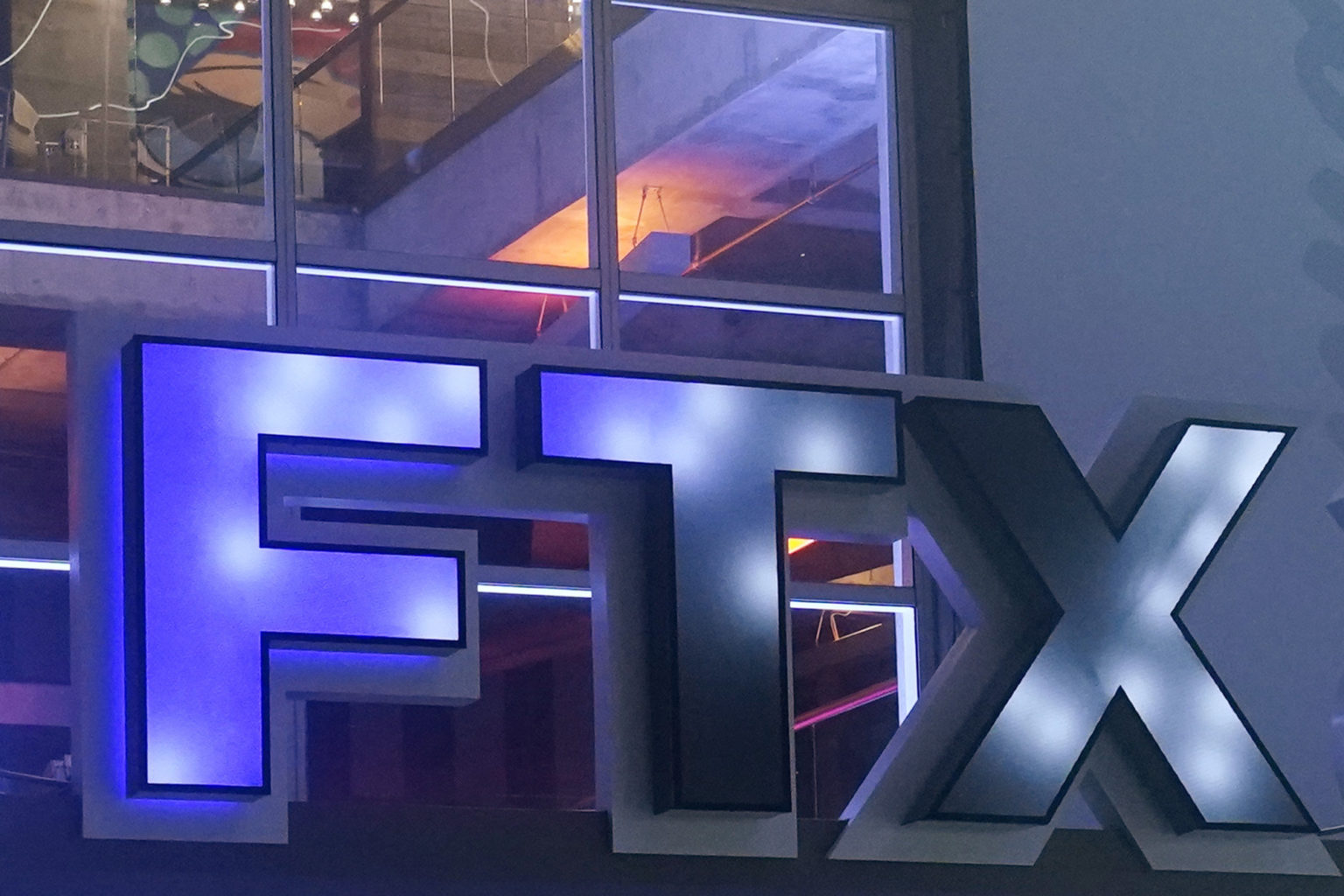Logo kryptomenovej burzy FTX. Foto: TASR/AP