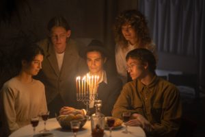 Židovský sviatok Chanuka: symbolom je menora, v menu nechýbajú placky a šišky