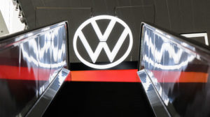 Zmrazený nábor pracovníkov či predčasné dôchodky. Automobilka Volkswagen oznámila radikálne šetrenie