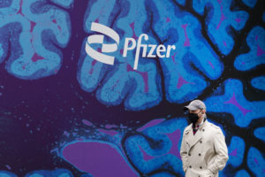 Lex Pfizer v krajine voľnosti a rovnosti