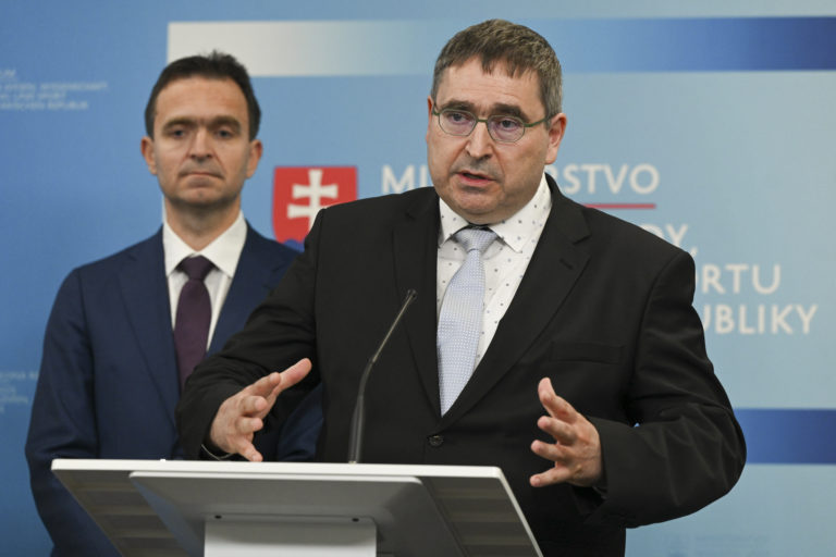 Na snímke minister školstva, vedy, výskumu a športu SR SR Daniel Bútora. Foto: Pavel Neubauer/TASR