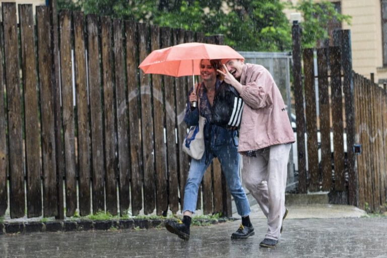 Slovákov aj v piatok potrápi nepríjemné počasie. Ilustračné foto: archív