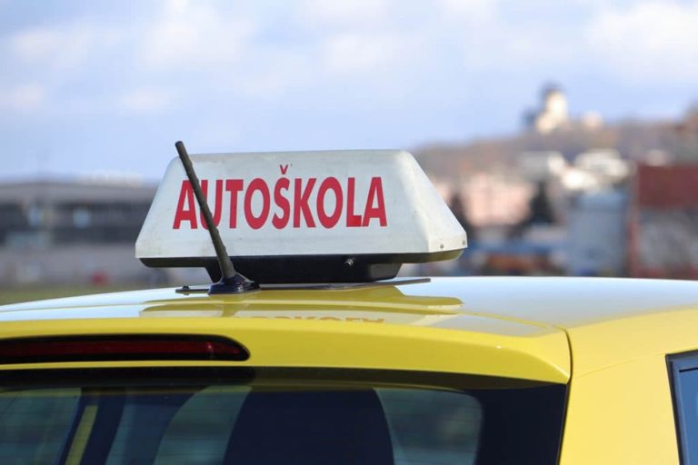Pôvodné testy ešte podstupujú študenti autoškôl, ktorí mali termín prvej skúšky pred 1. aprílom (ilustračný obrázok). Foto: Autoškola Euromiko