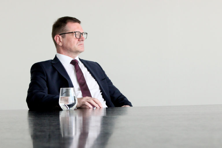 Poslanci zrušili zákon o zriadení úradu, ktorý mal nahradiť ÚOO