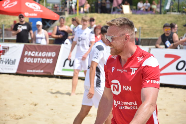 Marián Hossa počas podujatia Hviezdy deťom. Foto: Rasťo Harakal
