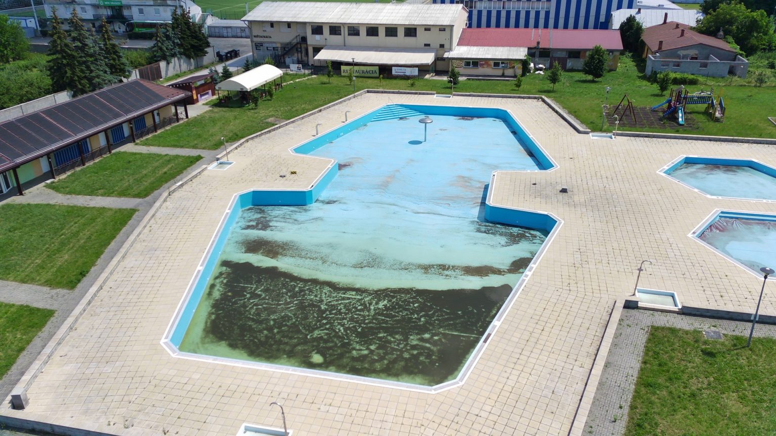 Dočkajú sa Vranovčania otvorenia letného kúpaliska ešte túto sezónu? Foto: FB VnT