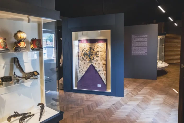 Liptovské múzeum zreštaurovalo zástavu z čias Márie Terézie. Foto: Liptovské múzeum