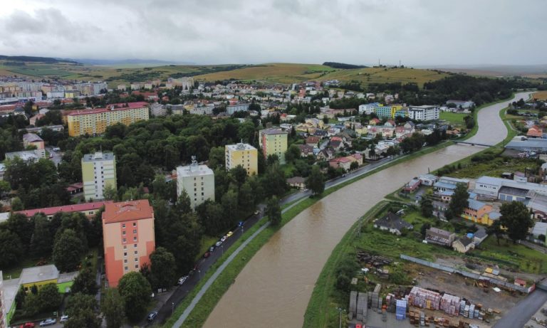 Od soboty od 18:00 do nedeľného rána do 6:00 zasahovali profesionálni hasiči v okrese Poprad trinásťkrát a v okrese Kežmarok sedemkrát. Foto: FB Oli Ochkan
