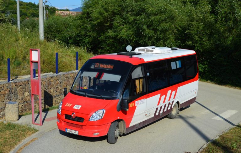 Dôvodom obmedzenia premávky  je nedostatok prevádzkyschopných vozidiel typu midibus. Foto: FB DPMP