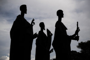 Niečo o hlavonožcoch a antipodoch. Alebo krátka úvaha pri príležitosti odhalenia súsošia svätých Cyrila, Metoda a Gorazda na Bratislavskom hrade