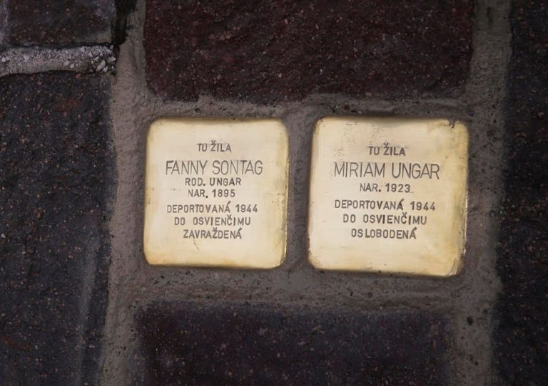 Za projektom Stolpersteine je nemecký umelec Günter Demnig, ktorý ich inštaloval vo vyše 20 krajinách Európy. Ilustračné foto. Foto: FB Rasťo Trnka