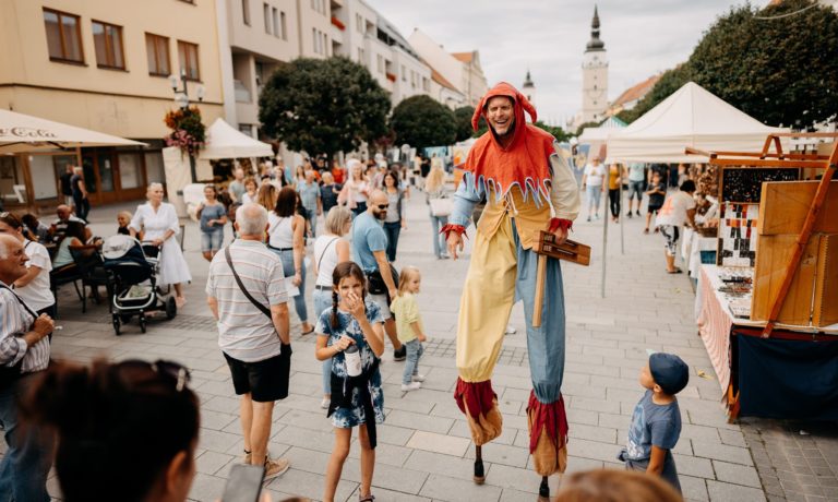 Už teraz sa máte na čo tešiť – vo štvrtok začína tradičný trnavský jarmok. Foto: FB Mesto Trnava.