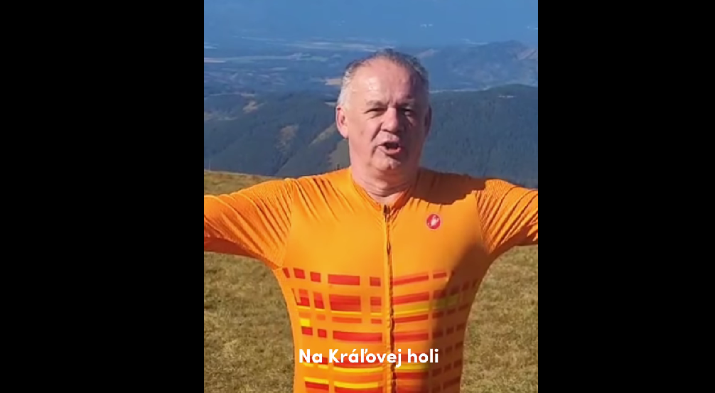 Exprezident Kiska predviedol svoje spevácke umenie. FOTO: Andrej Kiska FB
