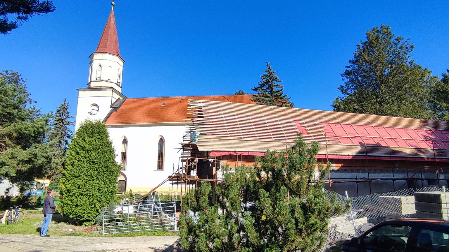 Kostol Najsvätejšej Trojice a budúce múzeum v Spišskej Teplici. Foto: Rastislav Ovšonka