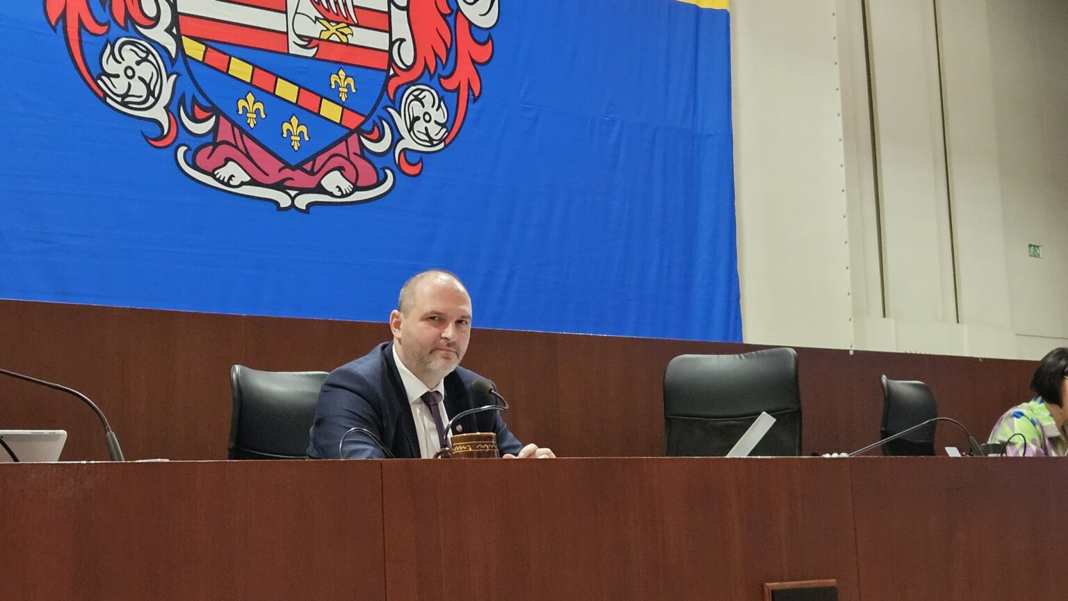 Primátor Polaček podpísal zmenu Štatútu mesta KošiceFoto: Boris Macko