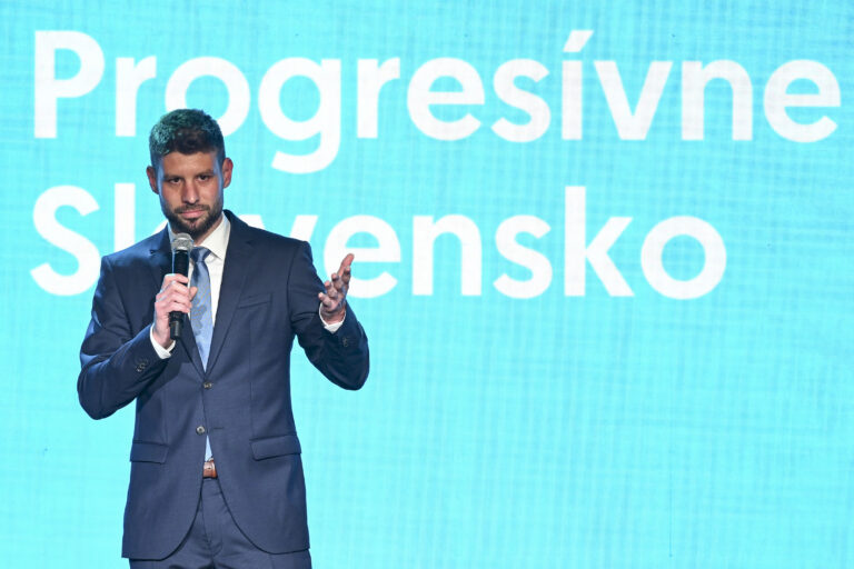 Pekár žiada zrušenie pozastavenia členstva v PS