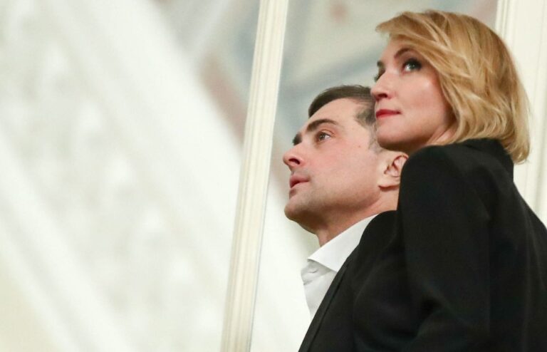 Vladislav Surkov s manželkou Natáliou v roku 2019 na premiére v Bolšoj teatri. Foto: Profimedia.sk