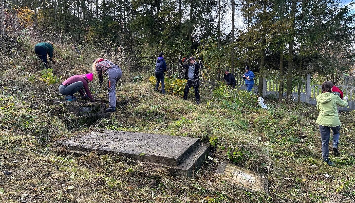 Skauti upratali židovský cintorín v Levoči. Foto: FB Mesto Levoča