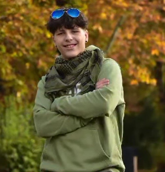 Prípad samovraždy Romana sa dramatizuje.