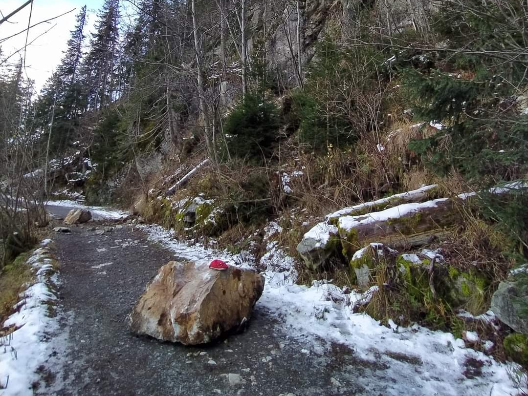 Chodník z Hrebienka zavreli pre badajúce balvany. Foto: Správa TANAP