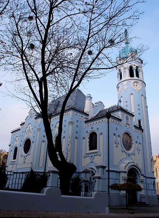 Kostol sv. Alžbety stojí v centre Bratislavy už vyše sto rokov. Foto: Réka Szabó