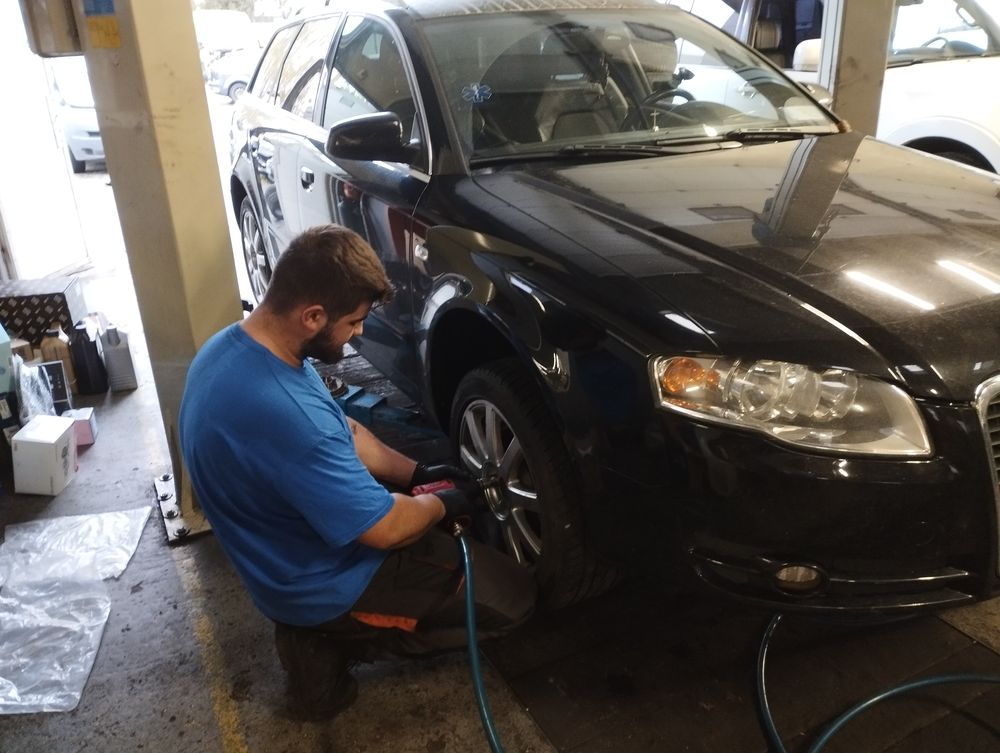 Je najvyšší čas. Aj vaše auto sa potrebuje pripraviť na zimu. Foto: Pavol Konštiak