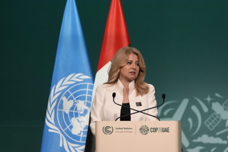 Slovenská prezidentka Zuzana Čaputová vystupuje s prejavom na otvorení  klimatického summitu COP28 v Dubaji. Foto: TASR/AP     