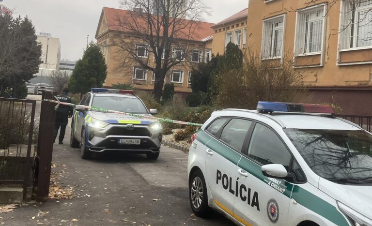 Archívna snímka.
Polícia evakuuje školu.
Foto: Ivan Lučanič 