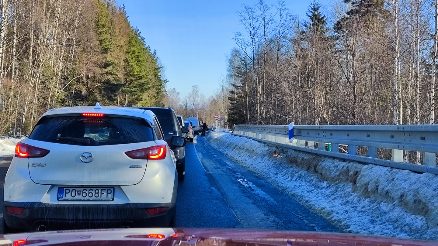 Kolóny na Ceste slobody vo Vysokých Tatrách. Foto: FB Zuzana Vdovjaková