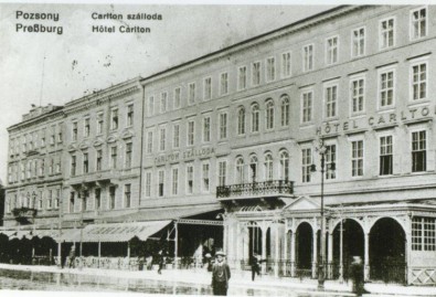 Počas Vianoc dodržiavali obyvatelia Bratislavy niekoľko zvykov. Foto: Hotel Carlton 