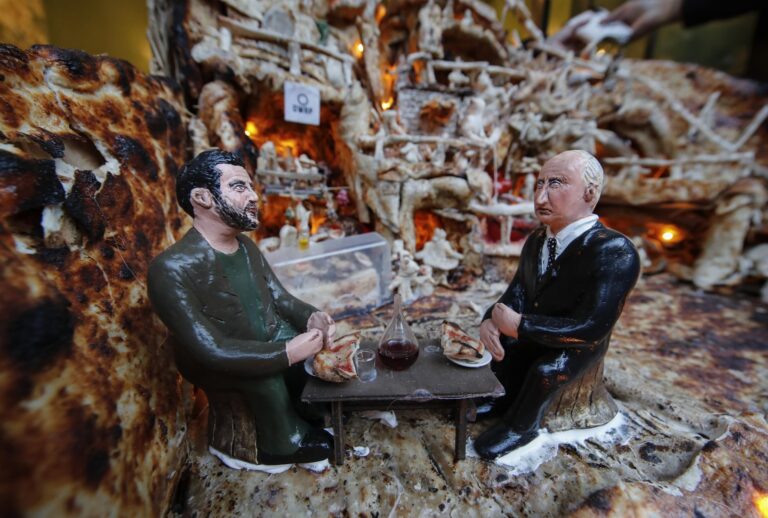 Figúrky ukrajinského prezidenta Volodymyra Zelenského a ruského prezidenta Vladimira Putina. Zdrój: profimedia.sk