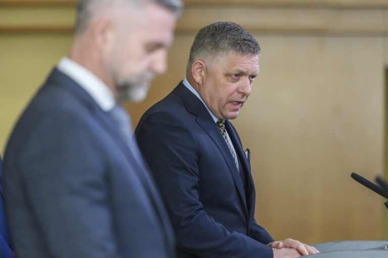 Tibor Gašpar (zľava) a Robert Fico. Foto: Jaroslav Novák/TASR