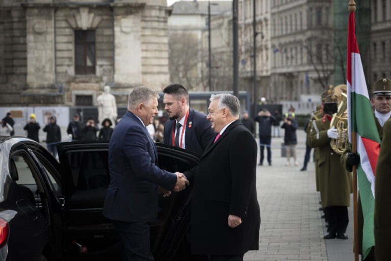 Robert Fico a Viktor Orbán. Foto: TASR/AP