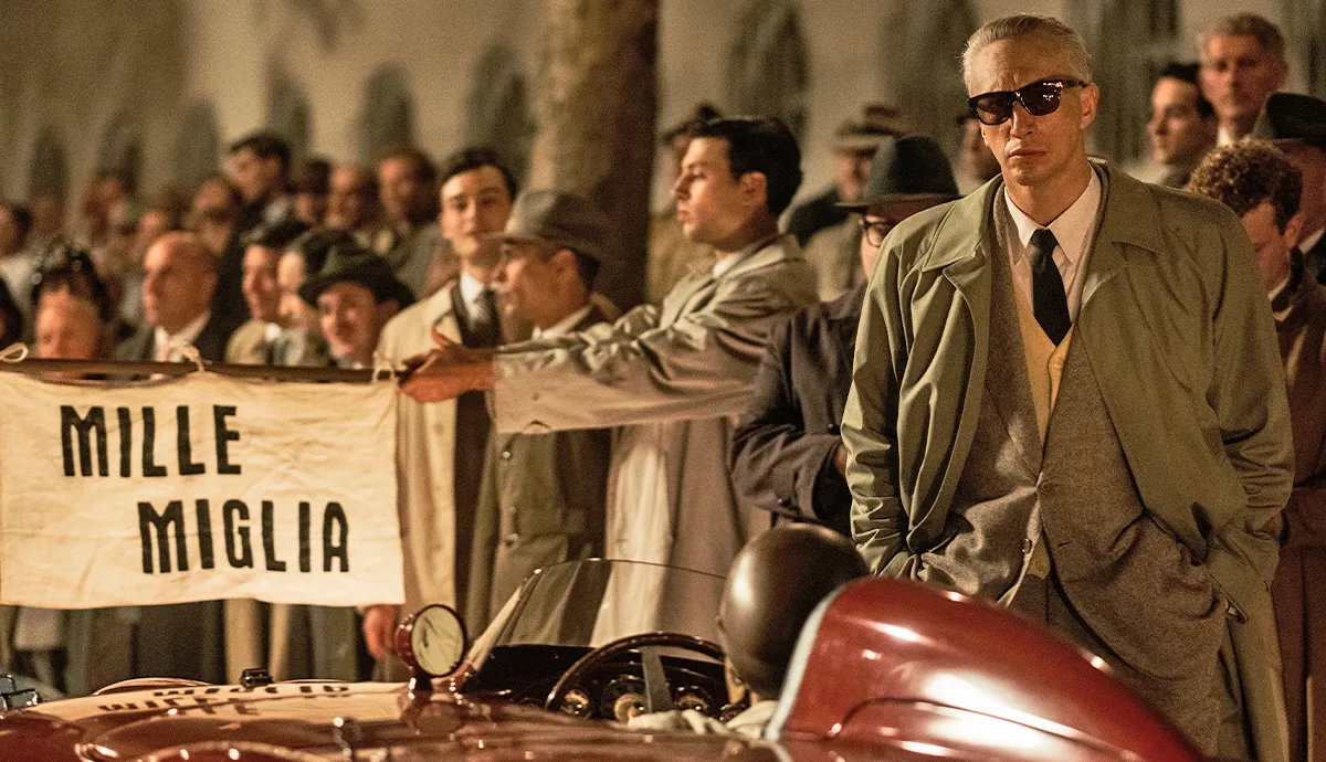 V hlavnej úlohe životopisného filmu Ferrari zažiaril Adam Driver. Foto: STX films 