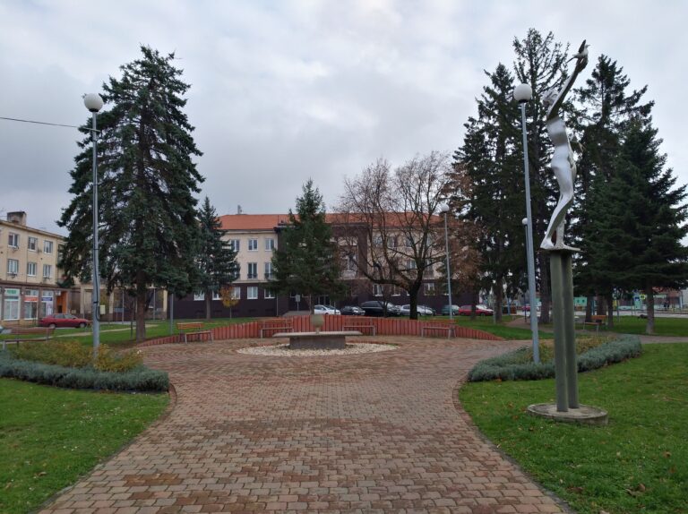 Ilustračná fotografia. Námestie Slobody, Sobrance Zdroj: wikipédi