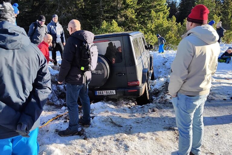 V budúcnosti zaparkujú v jadre Tatier len rezidenti a návštevníci s rezervačkou. Foto: Trenčiansky Štandard/Rastislav Harakaľ