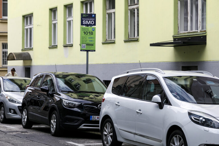 Zóna regulovaného parkovania. Foto: TASR/Dano Veselský