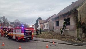 Požiar komína zamestnal hasičov. Rýchly zásah zabránil tragédii
