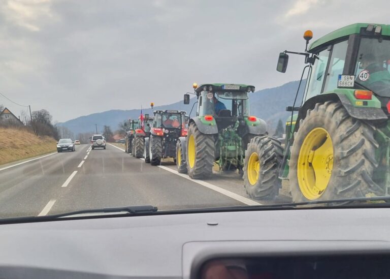 Polícia očakáva viaceré  dopravné obmedzenia pre plánované protesty farmárov. Foto: FB Dopravny servis PO, SB/Roman Debnár