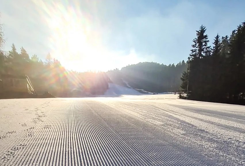 Drienica ponúka lyžovačku minimálne do konca tohto týždňa. Foto: FB SKI Drienica