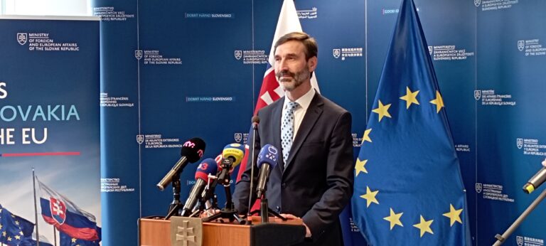 Evakuujú Slovákov z inštitútu v Jeruzaleme aj ambasády v Teheráne