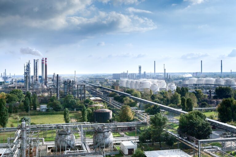 KDH varuje pred rizikami spaľovne v Slovnafte