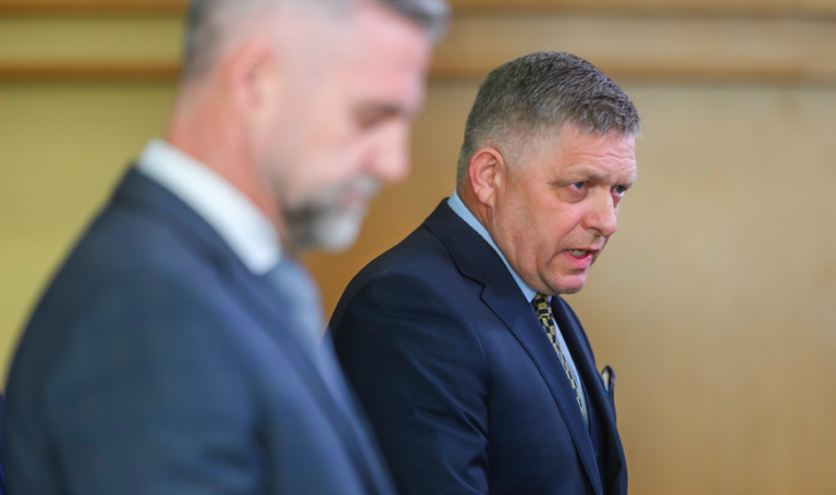 Robert Fico a Tibor Gašpar. Foto: Jaroslav Novák/TASR