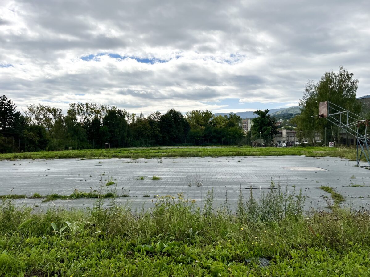Hokejbalové ihrisko a skejtpark vyrastiú na existujúcich
asfaltových plochách. Foto: Mesto Banská Bystrica
