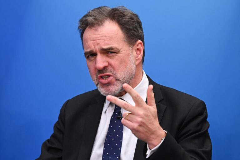 Prominentný historik Niall Ferguson predpovedal napadnutie Ukrajiny Ruskom. Foto: profimedia.sk